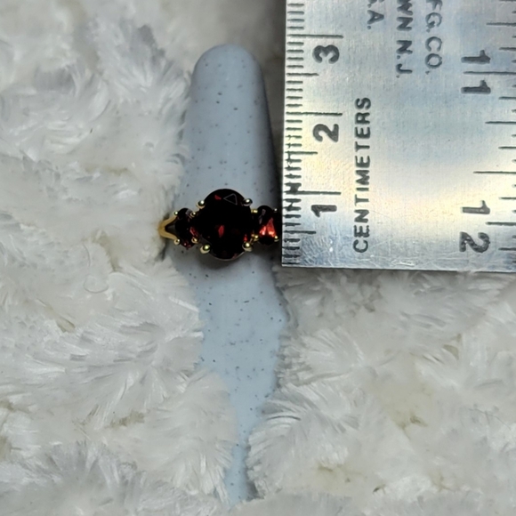 10K Yellow Gold 3 Stone Garnet Ring - Picture 4 of 10